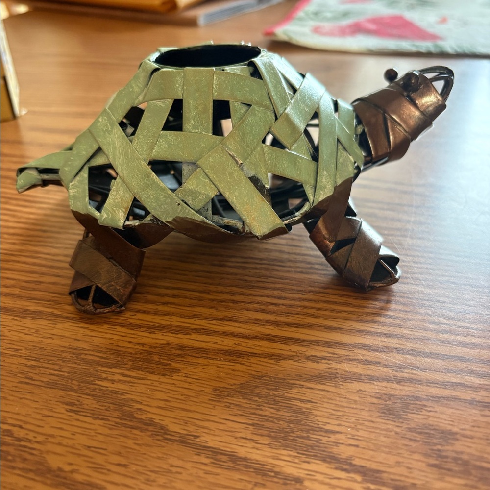 Metal Woven Turtle Votive Holder